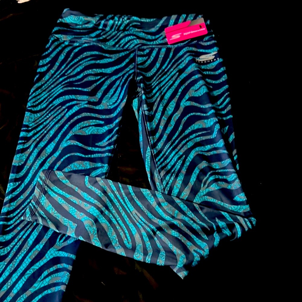 NWT Skechers Leggings size small